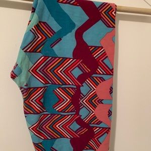 OS Lularoe leggings